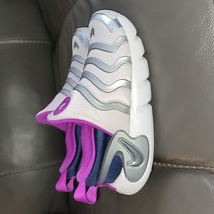 Nike Girls Dynamo Go Sneakers